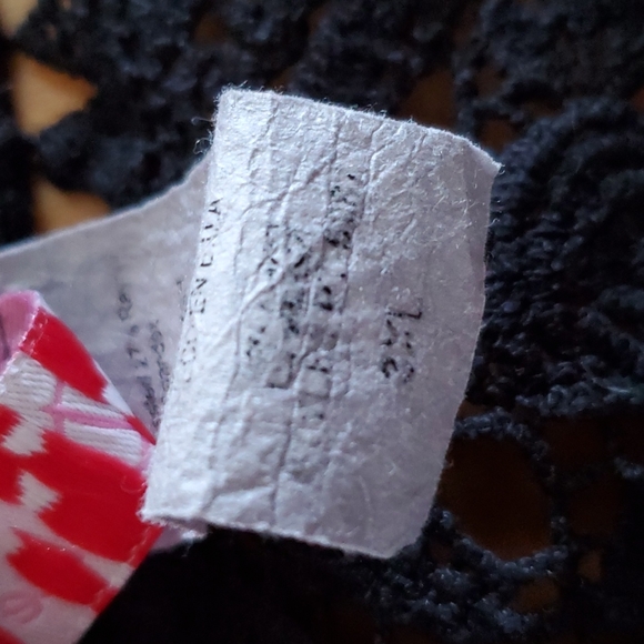 3X black keyhole neck top - Picture 4 of 4